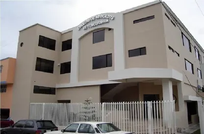 La sede del Colegio en una fotografía antigua, con su fachada beige anterior